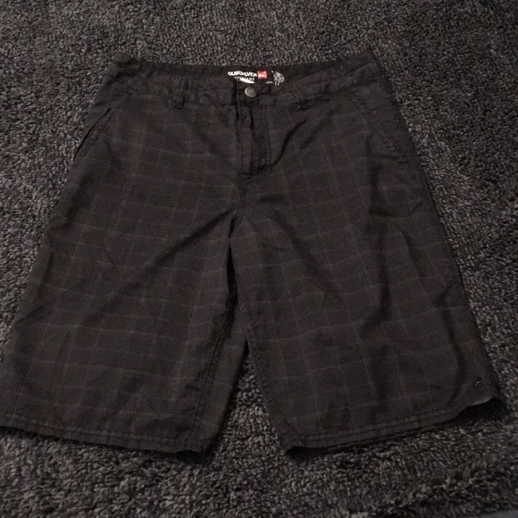 Like new men's Quicksilver shorts - Picture 1 of 4